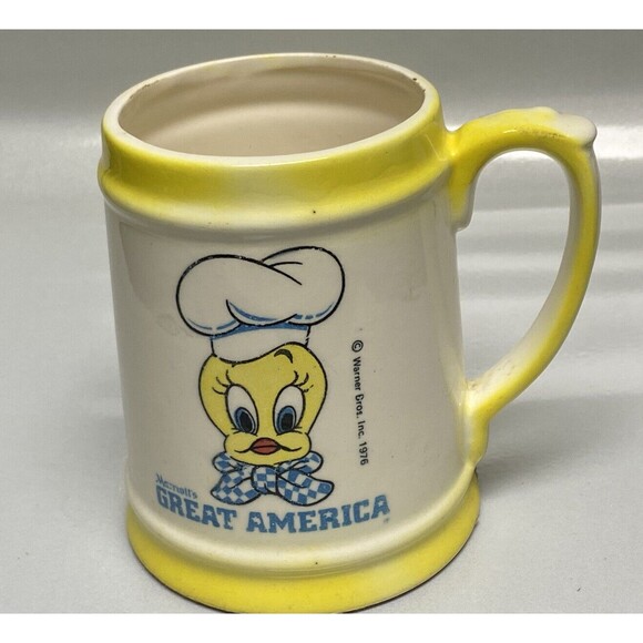Vintage 1976 GREAT AMERICA Tweety Bird Ceramic Coffee Beer Mug Rare Souvenir WB - Picture 1 of 7